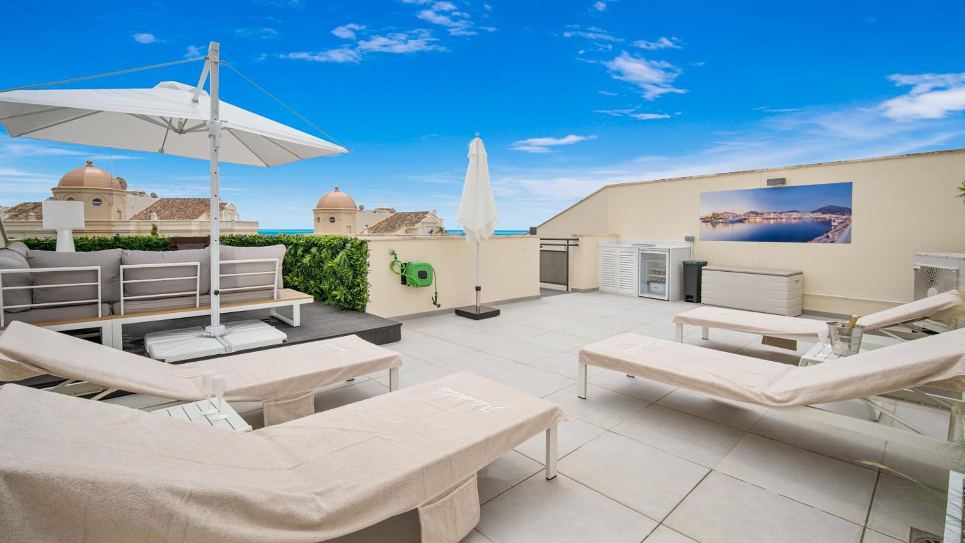 Cosmo Beach With Seaview Between Cancelada And Estepona Exterior photo