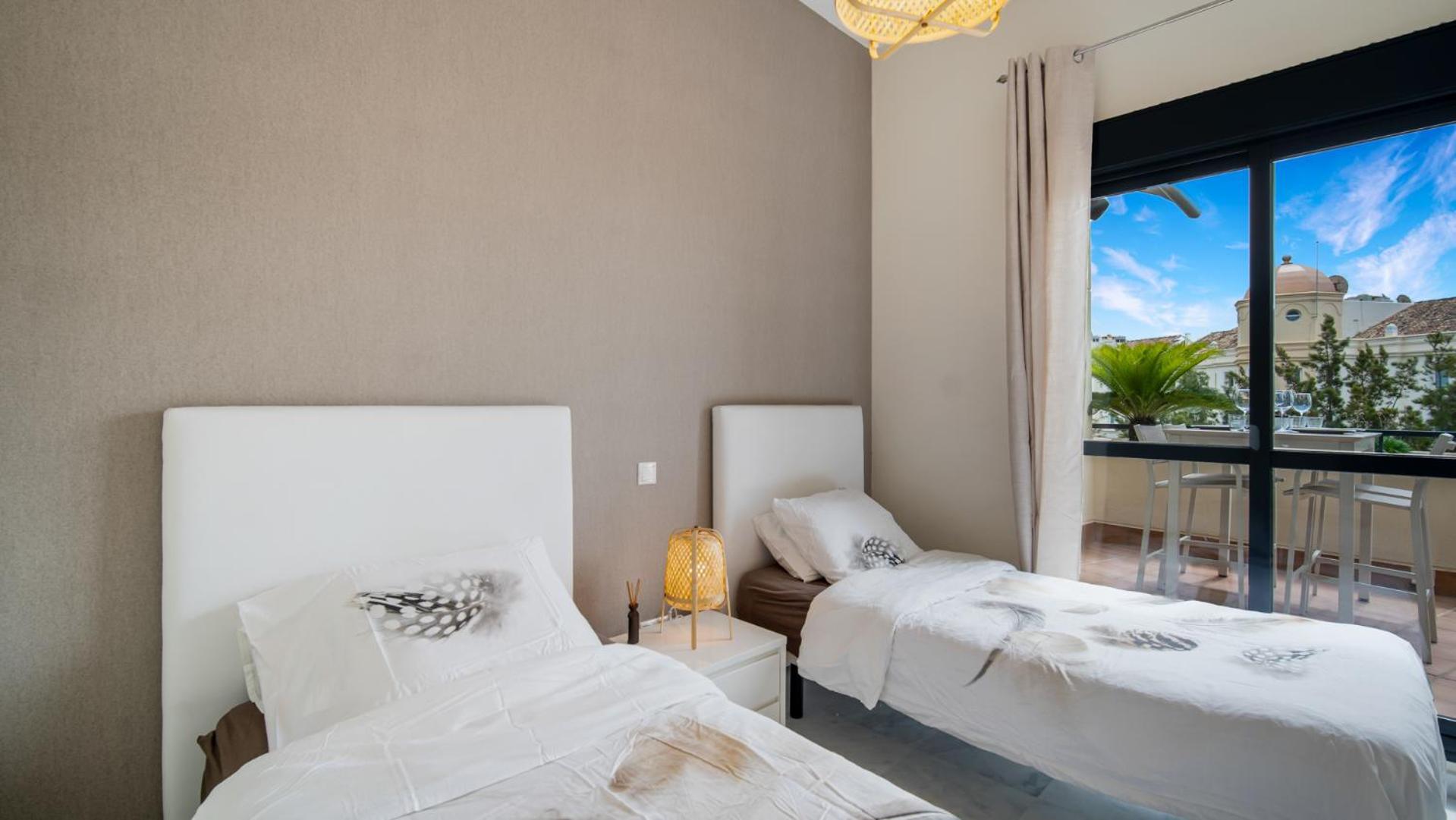 Cosmo Beach With Seaview Between Cancelada And Estepona Exterior photo